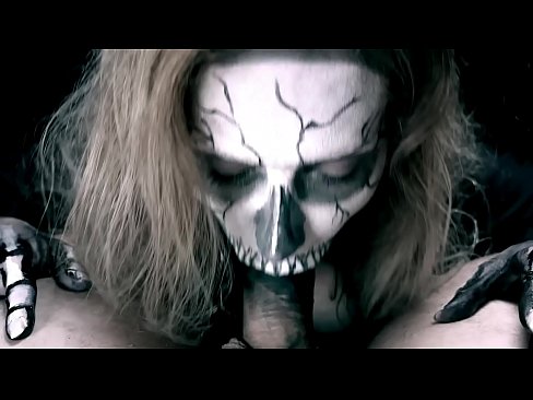 ❤️ Demon nighean sucking cock le a beul dubh agus slugadh cum. ️  Bhidio porn  leinn gd.tradeis.top ️❤
